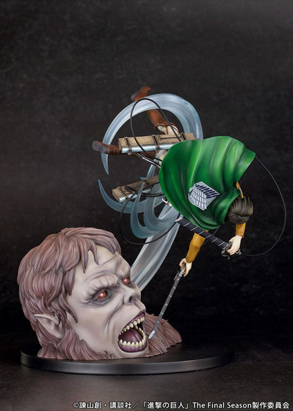 Attack on Titan statuette PVC 1/7 Levi vs Beast Titan Ver. 28 cm