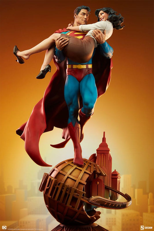 DC Comics diorama Superman & Lois Lane 56 cm