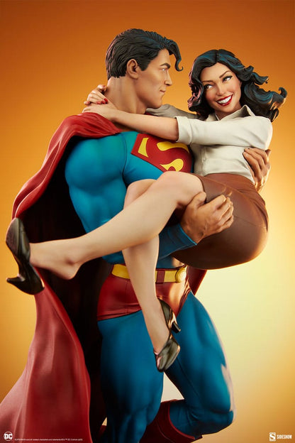 DC Comics diorama Superman & Lois Lane 56 cm