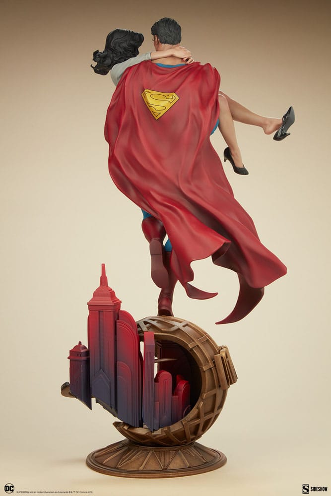 DC Comics diorama Superman & Lois Lane 56 cm