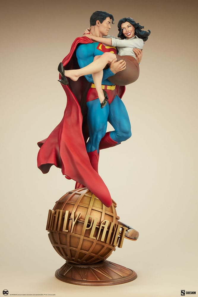 DC Comics diorama Superman & Lois Lane 56 cm