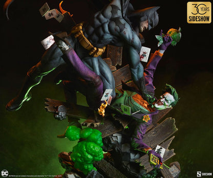 DC Comics statuette Premium Format Batman vs The Joker: Eternal Enemies 81 cm