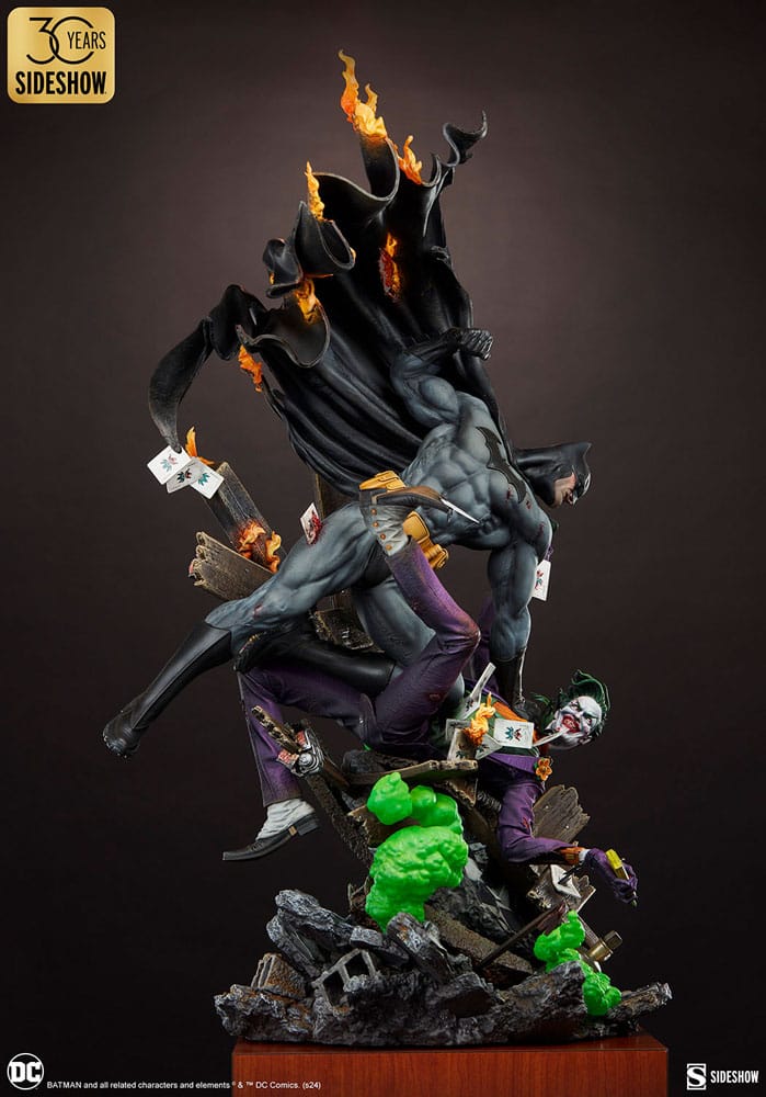 DC Comics statuette Premium Format Batman vs The Joker: Eternal Enemies 81 cm